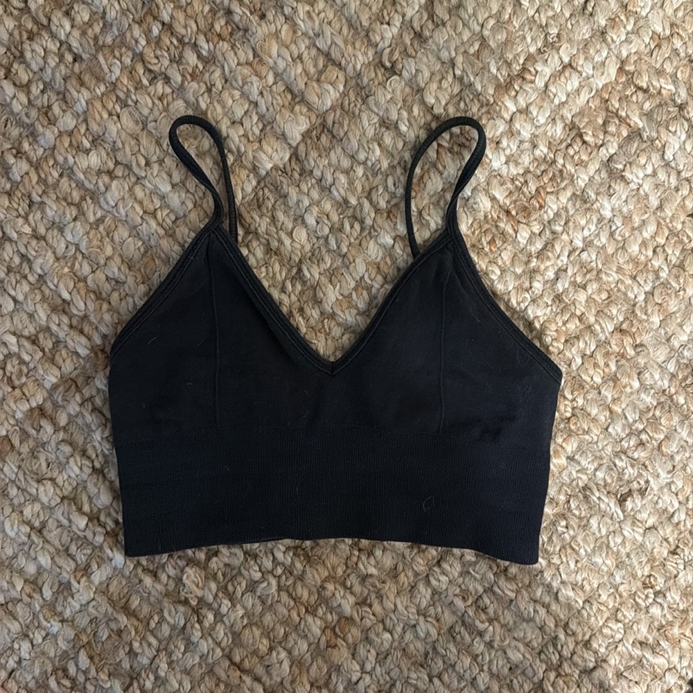 Alo Women's Black Seamless Bralette - Picture 2 of 2